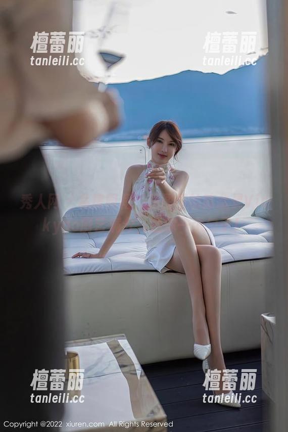 秀人网 - 私房围裙，原图里的陈念灵Vickyao厨艺满分，送你一个勺子！