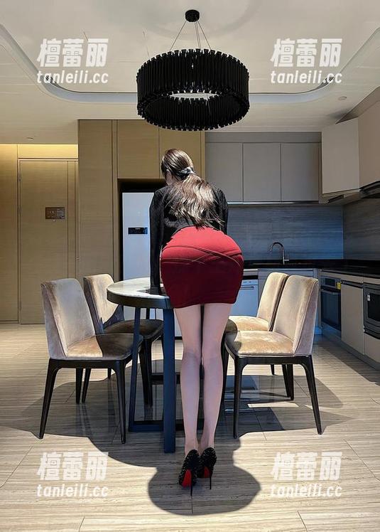 微密圈 - 我是不是该称赞脸红Dearie的在线美图呢？哇，那个王炸身材真过去了！