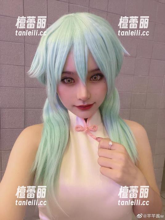 啊，双马尾再一次被芊芊酱w玩得让人心痒，果然可爱就是有这个魔力。