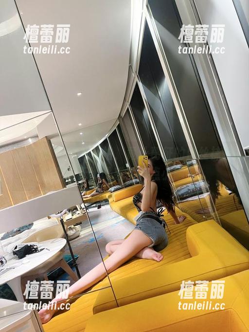 微密圈 - 这些私拍，竟让葛征的白丝袜护士变得无比诱惑，有点小尴尬。