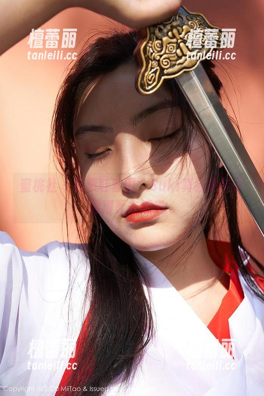 蜜桃社 - 高跟鞋套图，Suki真会把鞋子穿得死去活来...