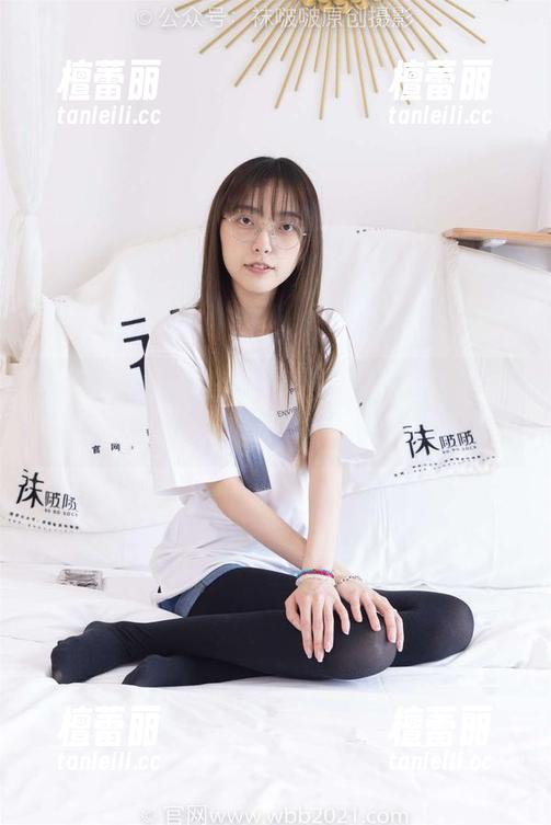 袜啵啵-瑶瑶 袜啵啵 - 图片里的瑶瑶,这个套装让我想到了某部老片子里的角色,太有戏了!