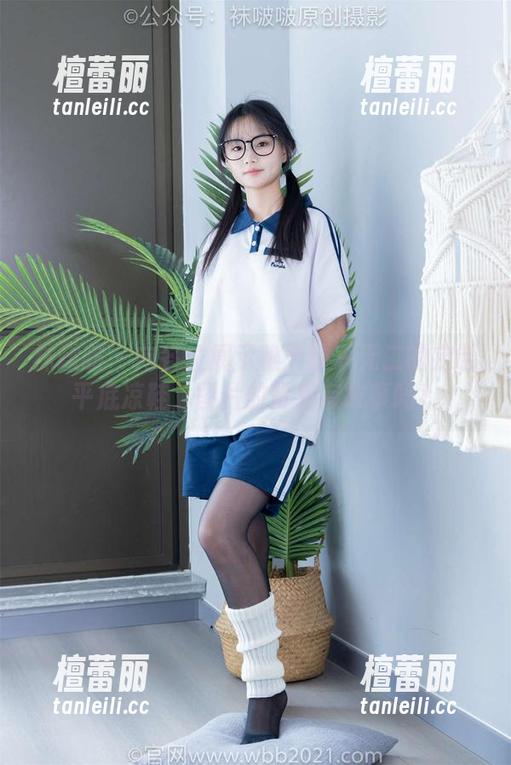 袜啵啵 - 向各位展示稚予独一无二的定制平底凉鞋，图片的背后有故事吗？