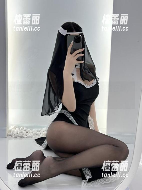 微密圈 - 白色漆皮护士装，鱼神鱼在线，高清让人心发痒。